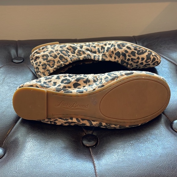 Like New Lucky Brand flats sz7.5 - Picture 4 of 7